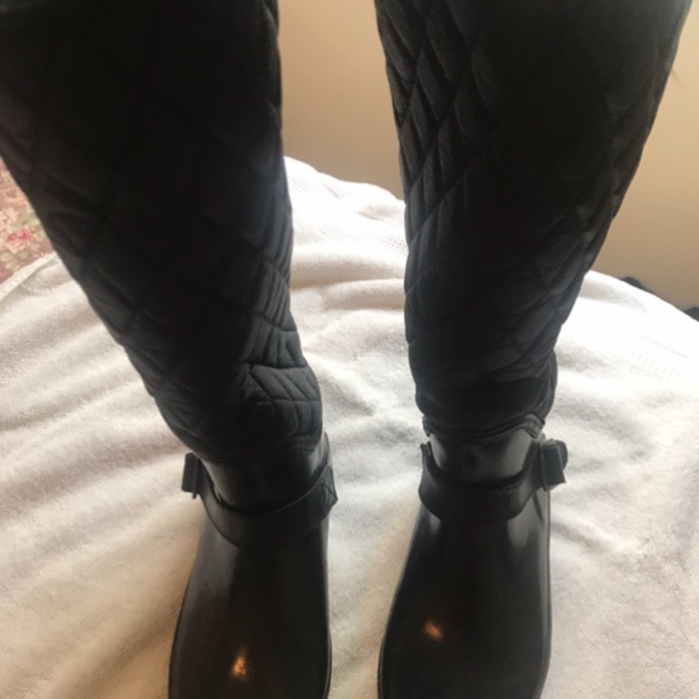 Black Sperry winter/waterproof boots. Size 5-5.5